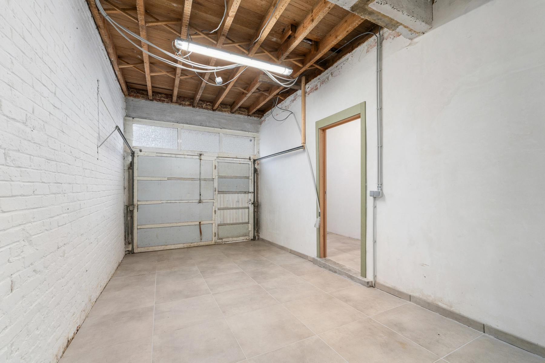 5b77526dda994ec58f74c23bcdeae920 photo