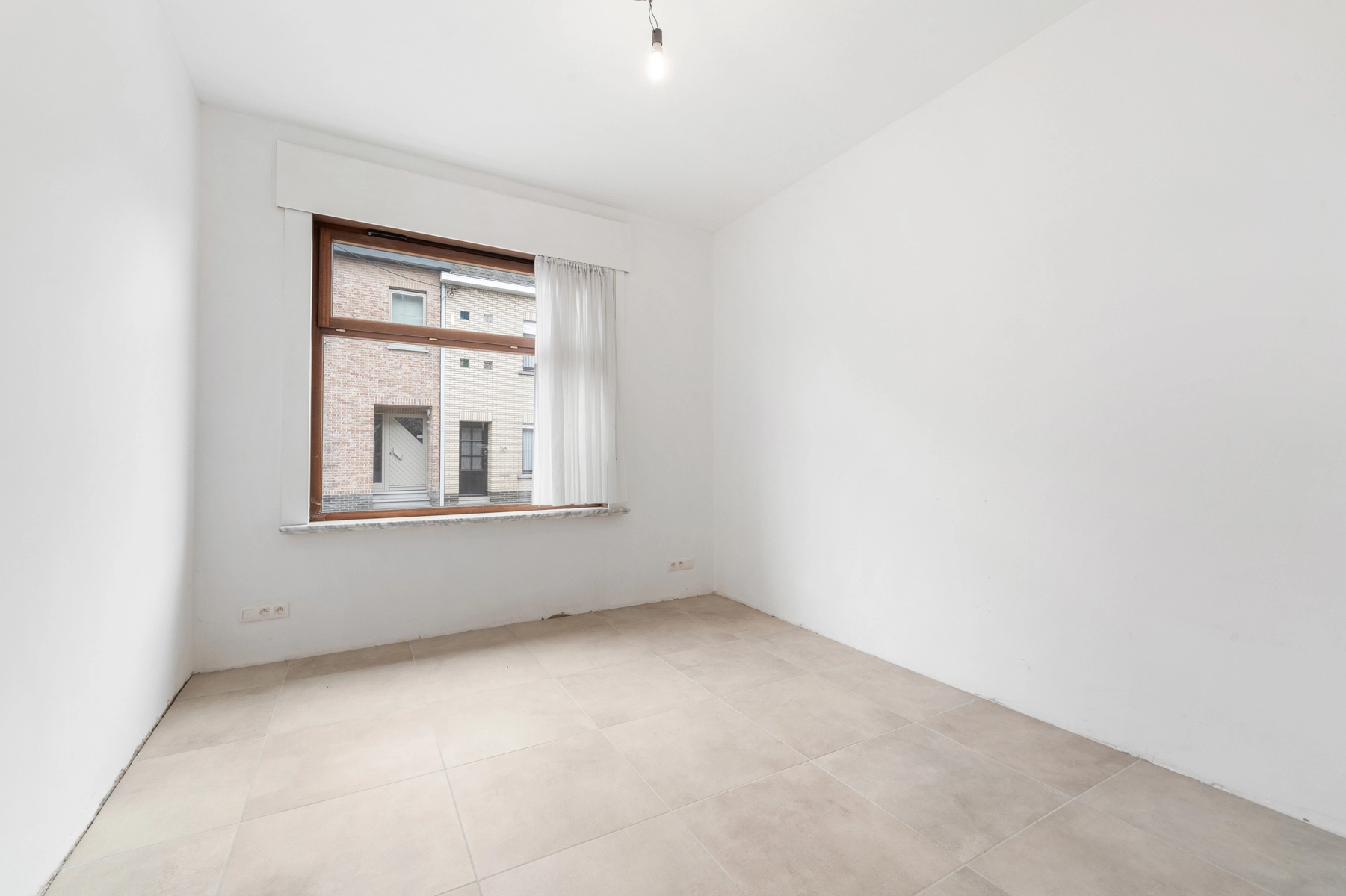 d647203f38454fceb50ac4715501996f photo