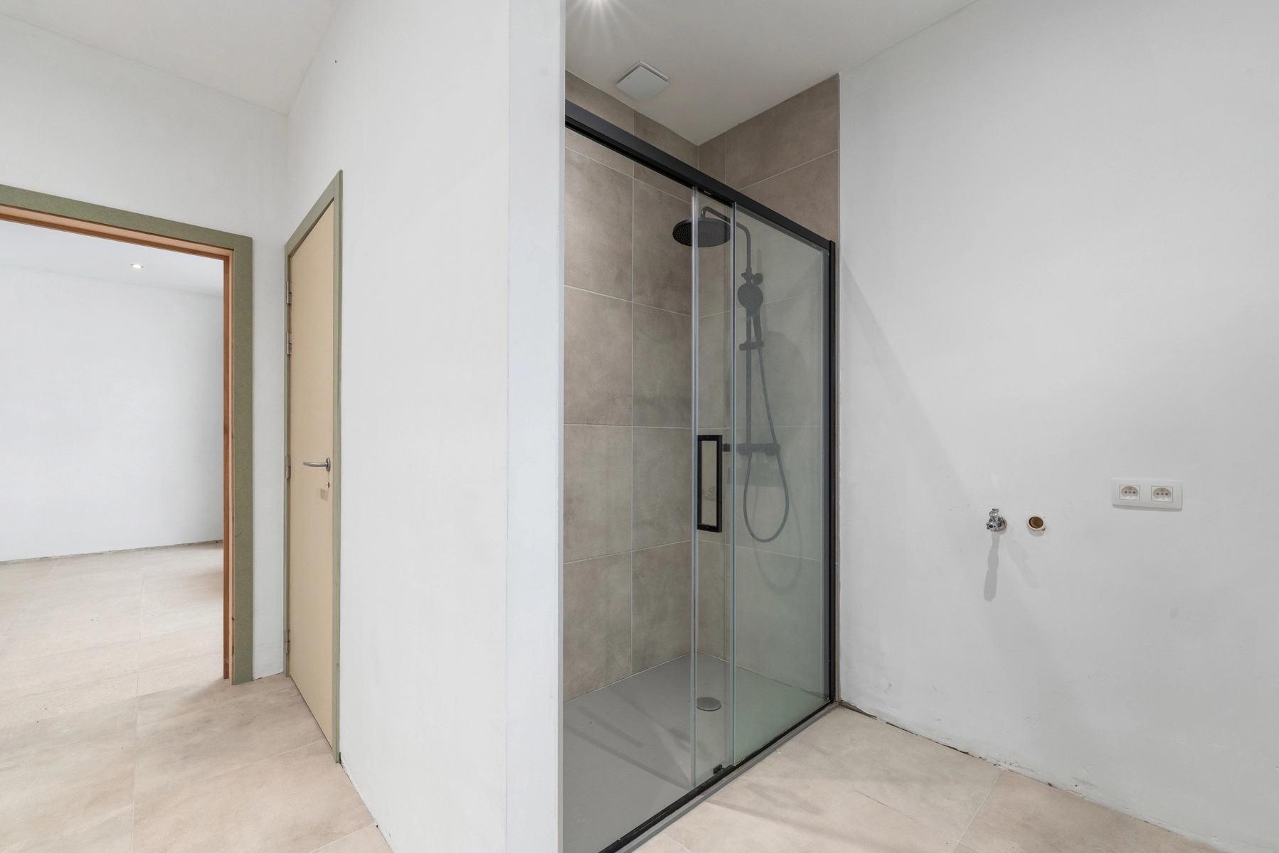 fa0f1a30c63c49bf8aa535d63c34b9a7 photo