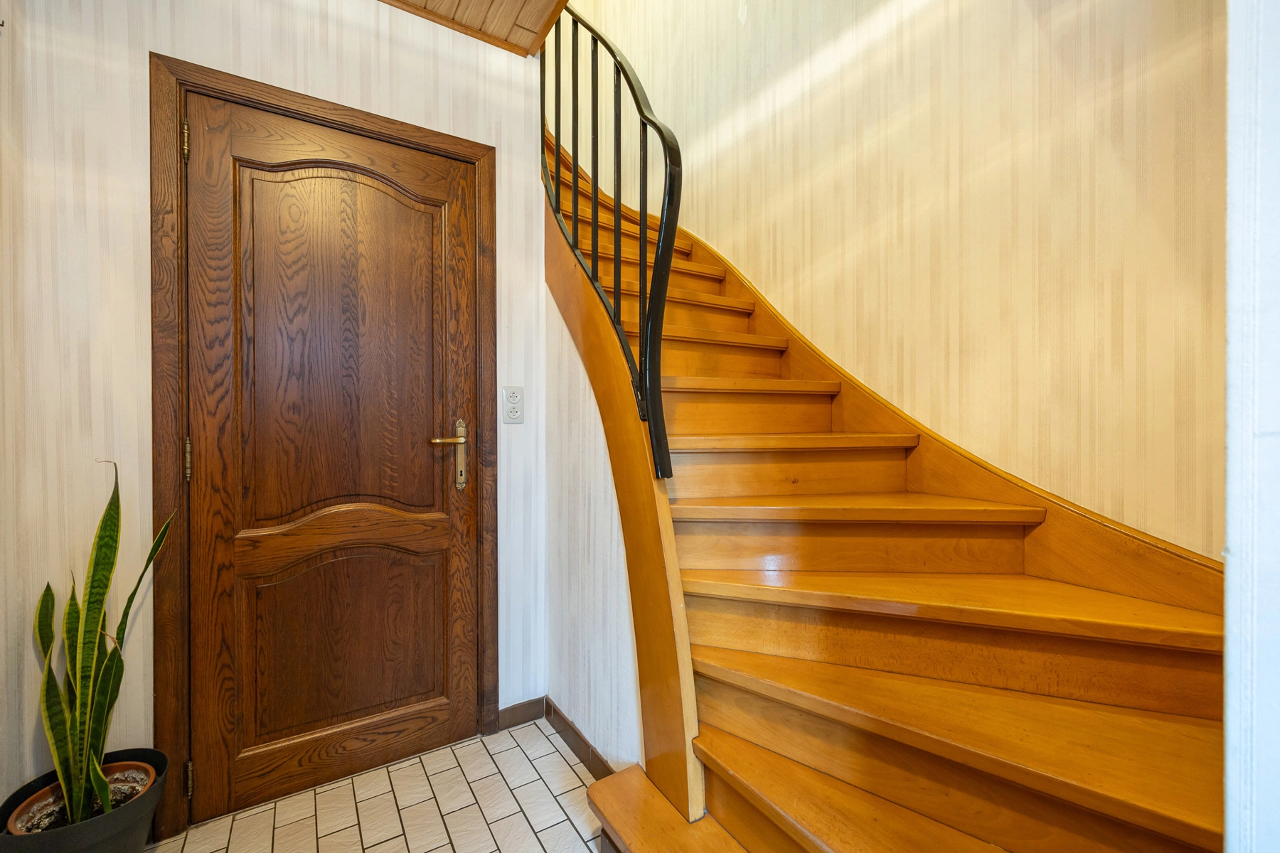 26dbf6951a6b41689665e8405291742b photo