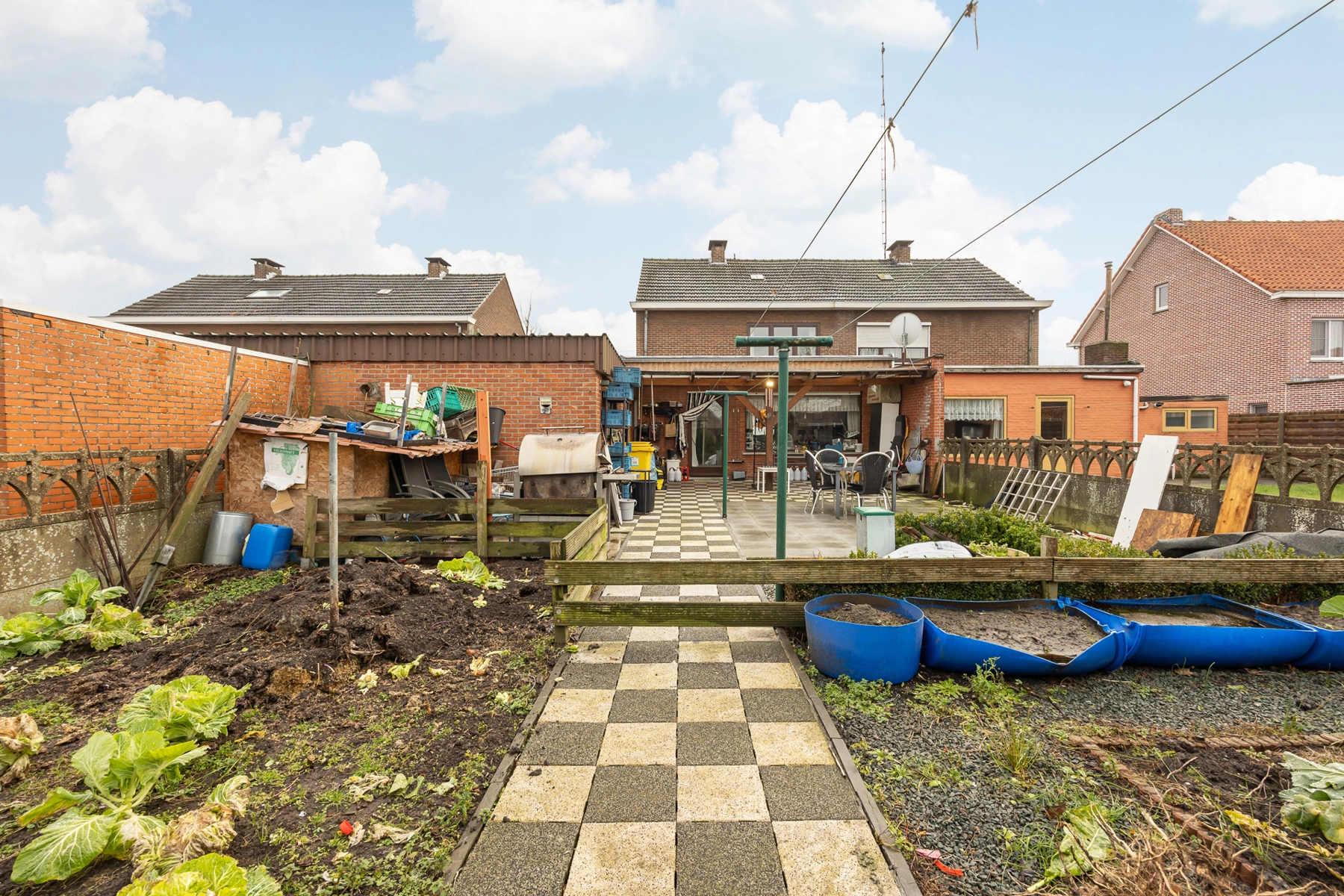 4c9bc4f0332d467baf51b9cbf4171385 photo