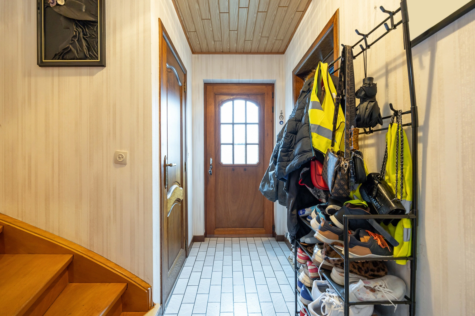 5e140ee77116493b817f07f0c8cf710f photo