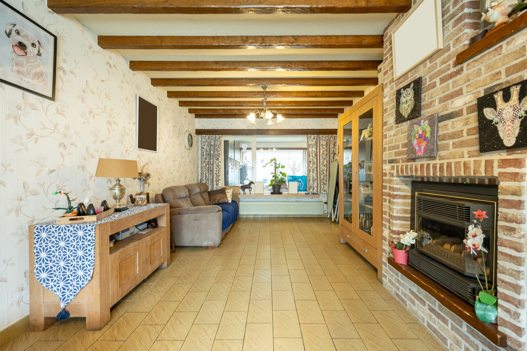 76bb77e2bf994f3f9b4637c55c1640bc photo