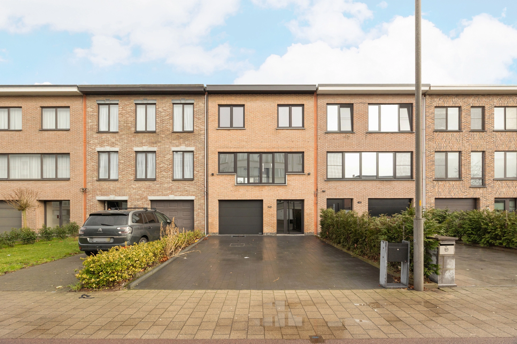 4bda8acbeebe45bbbb576f7c50c6c038 photo