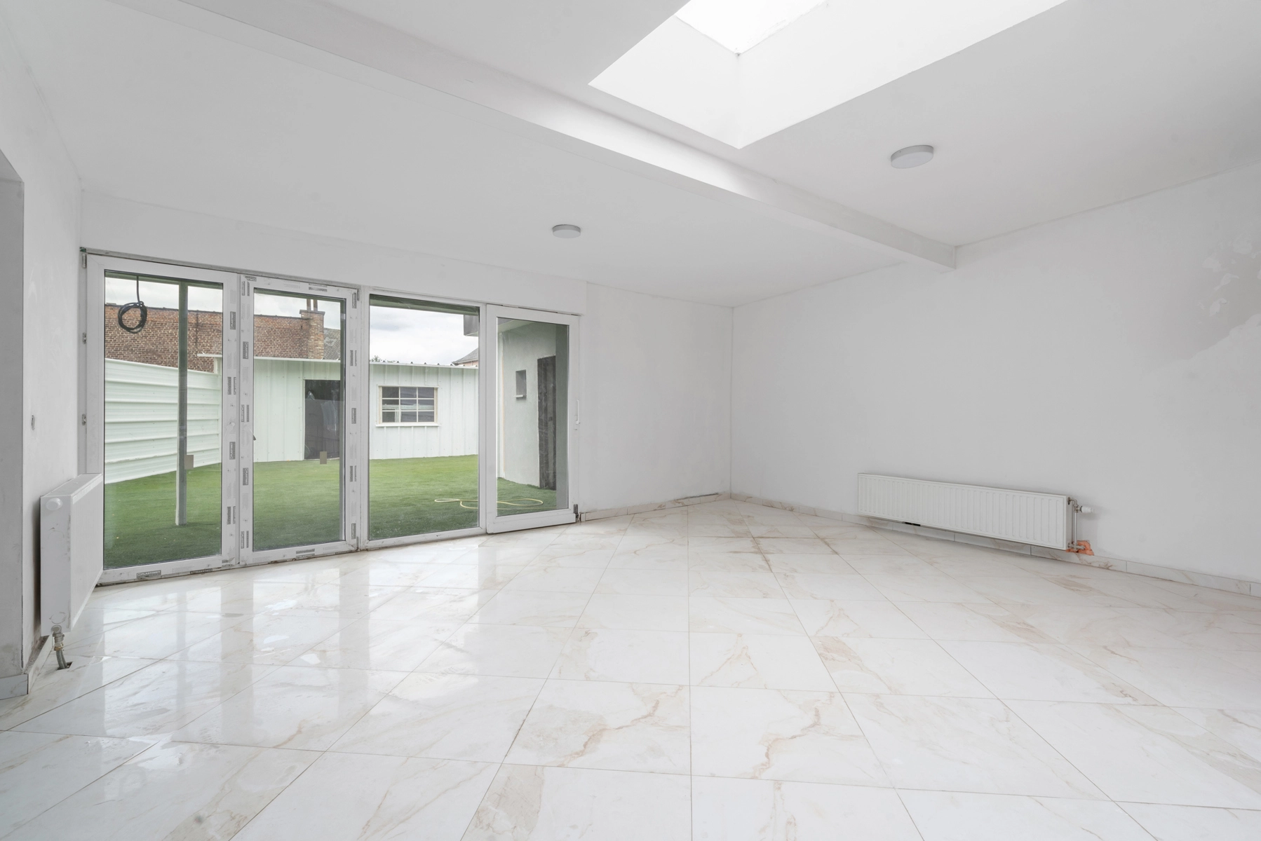 591062daaebe4c8fb848859bd6116b68 photo