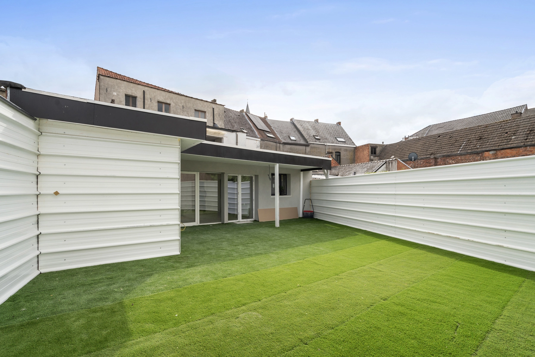 da53155711424412a117004ea071edf9 photo