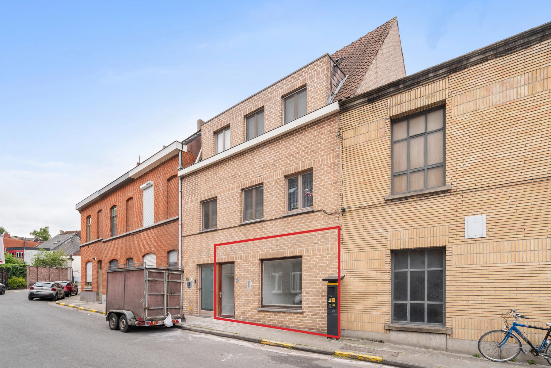 e8f62f23bb2a44e2a0297561f0bb3235 photo