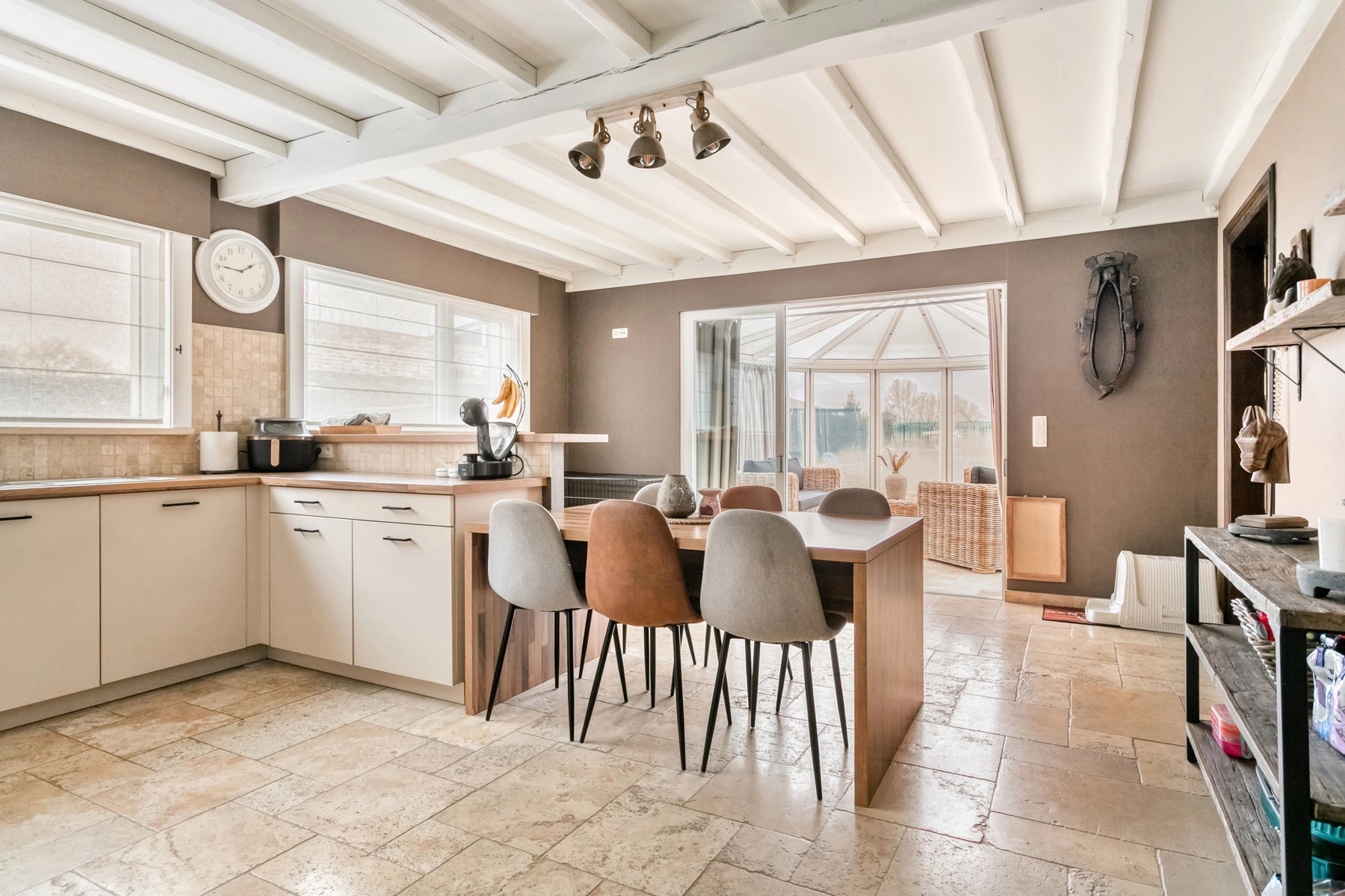 54e52d1c92e44b8f9ef1300fdded03fb photo