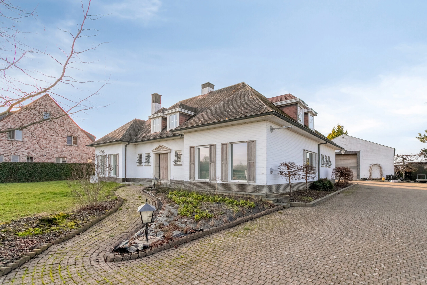 7e4b929deff24c87b9a71e6af5f7cea1 photo