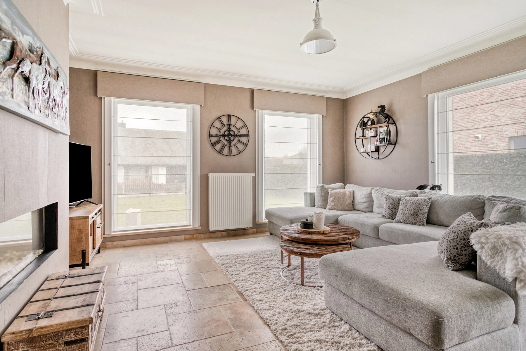 e987b43423764fdc846c8dcb20bf46ab photo