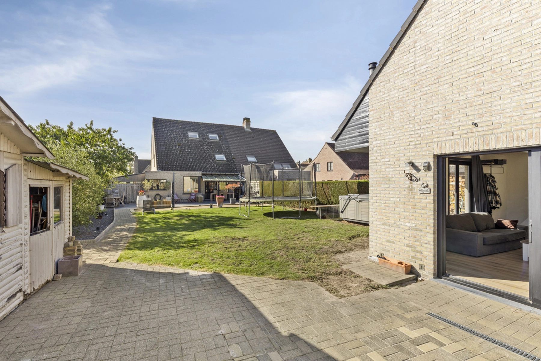 7432bc5b8ebe44bb8f8ca979bd6bdaf3 photo