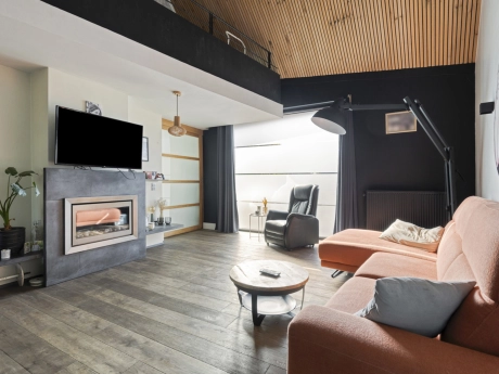 b2e9bb1558494e51886aac2287d1202b thumbnail