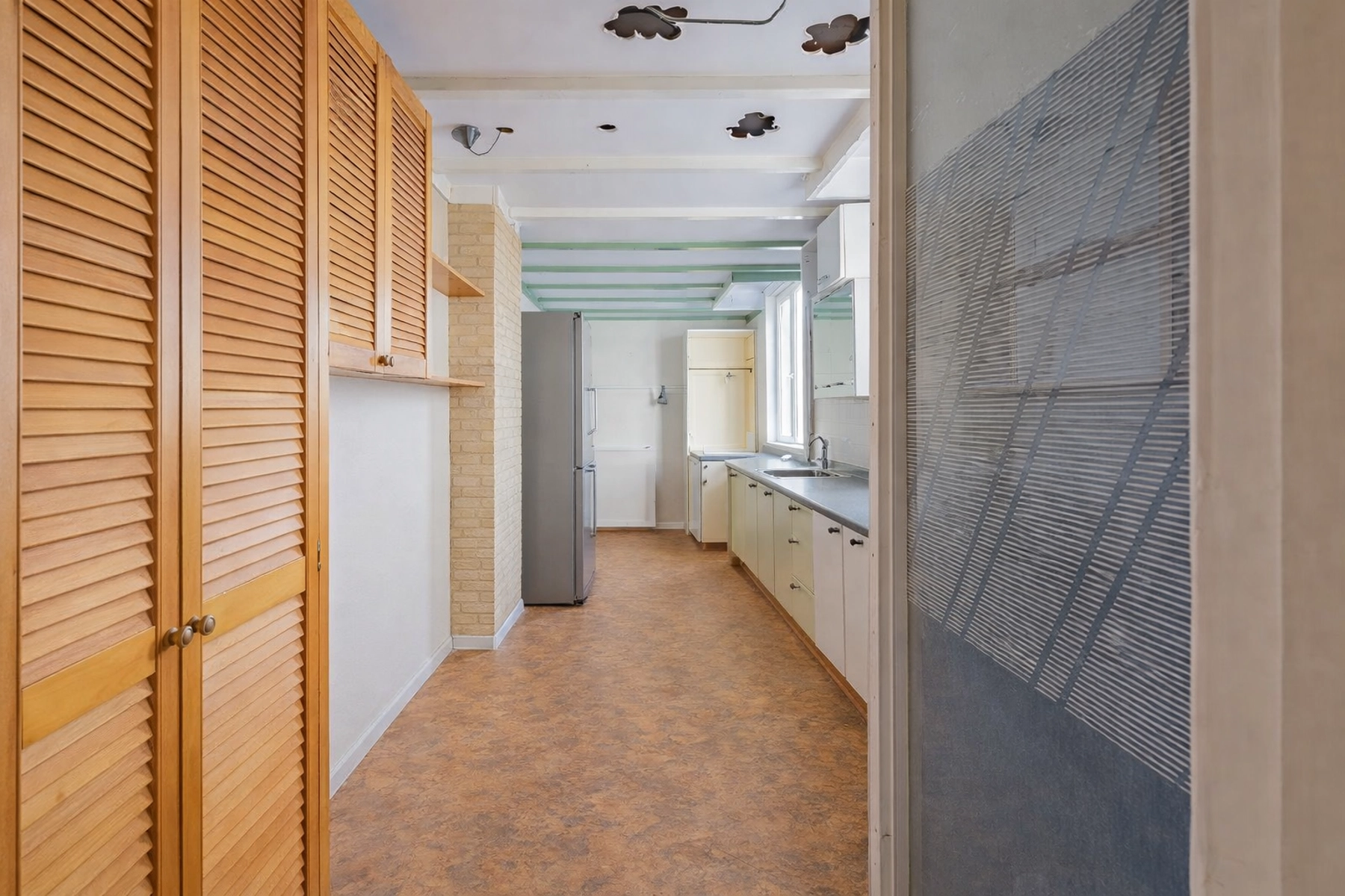 877e57036b2741f9a395bbfb464aca5d photo