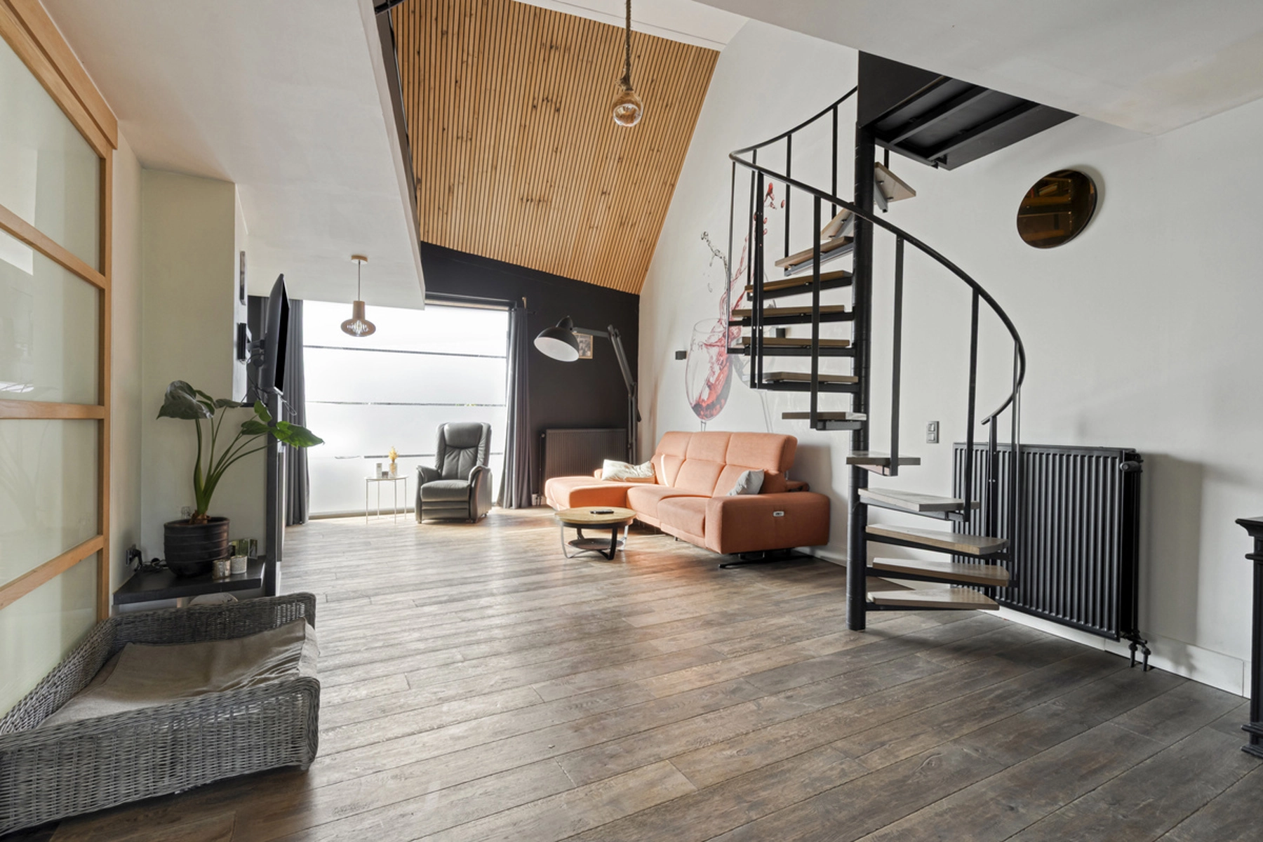 55b9d672411140a5ac4e1e568bff826a photo