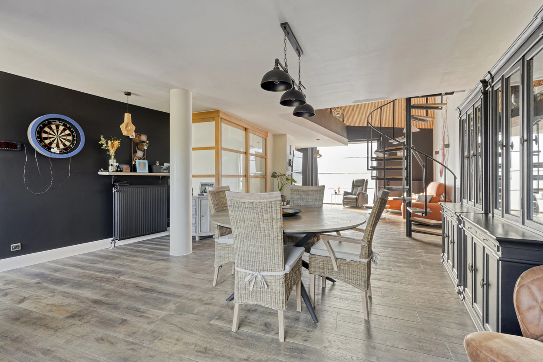 5ef43910d0514b2e8d68d3aefd6fba3e photo