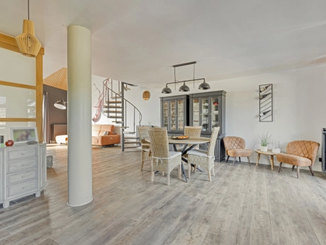 efc9914941254e1d9a757eb4408b5413 thumbnail