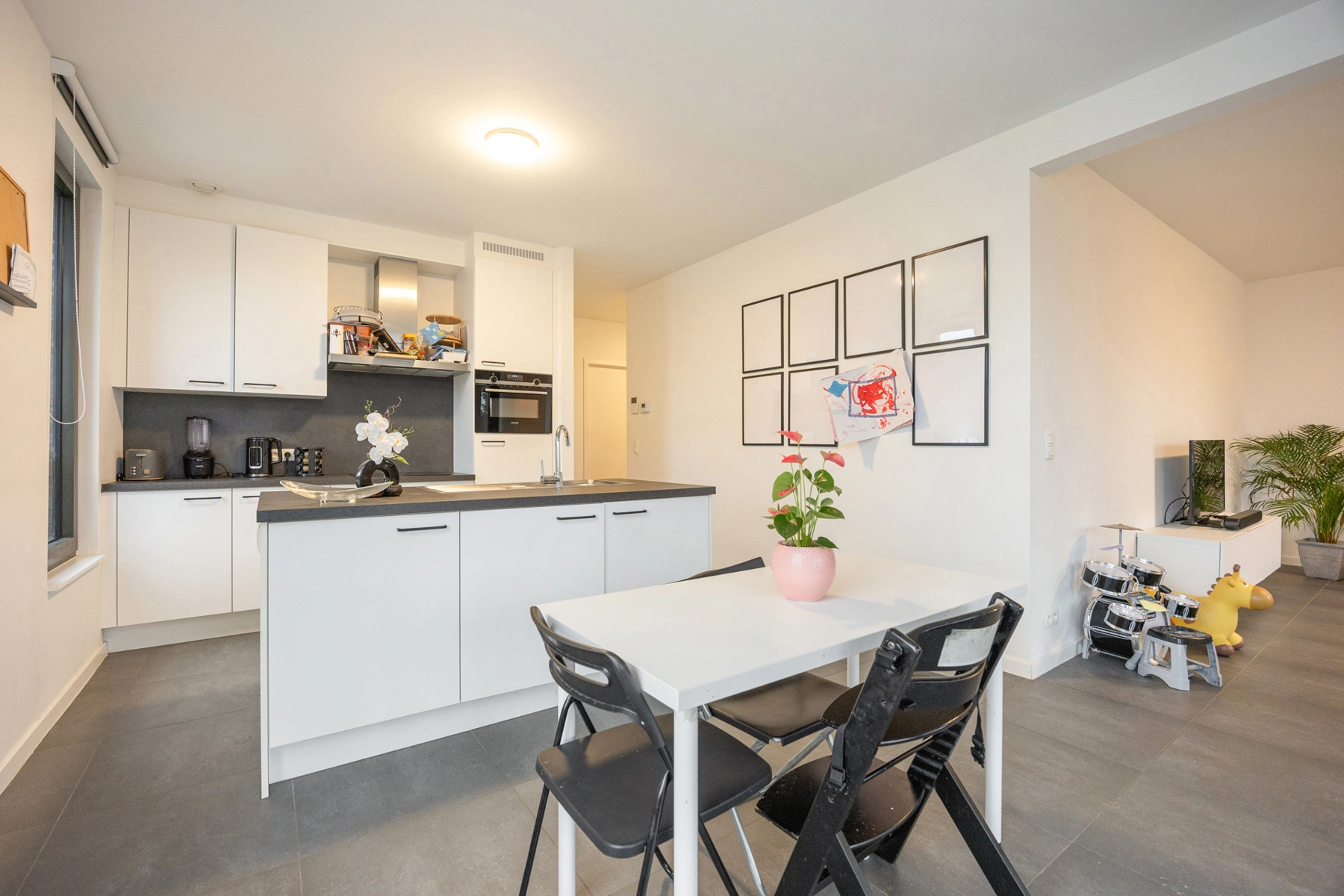 1a03b55a15814c1385eeda6580409d15 photo