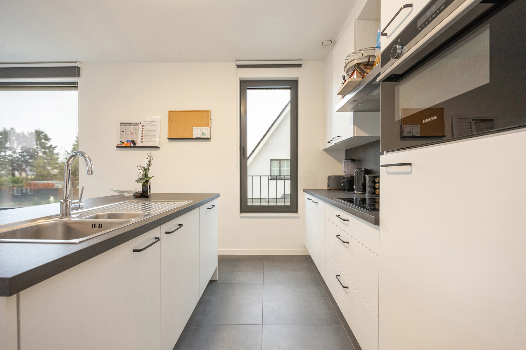 75b434943d7d44ed948160ca4639db67 photo