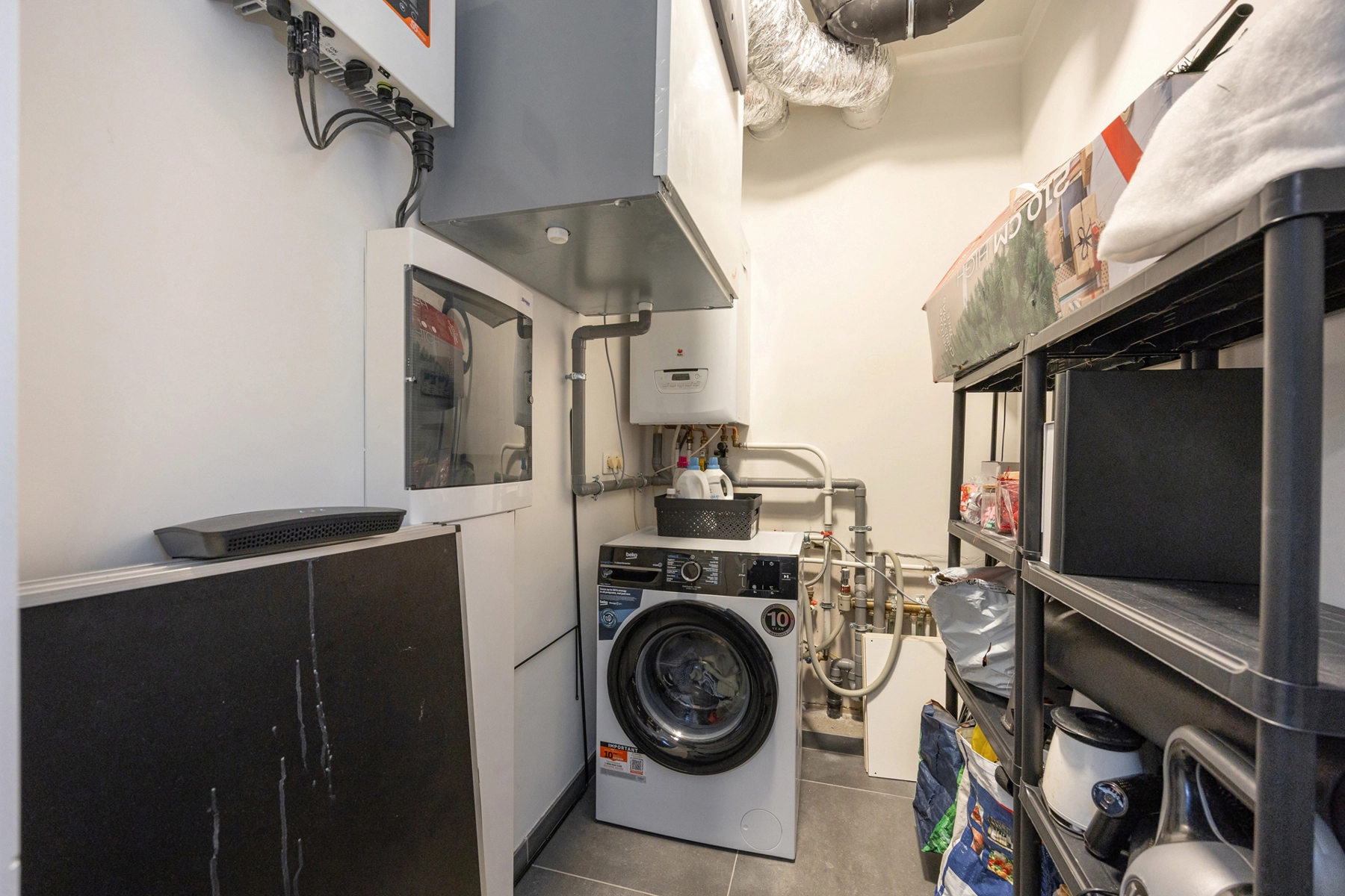 cb8086a7983c4f25ba1a2281766343e8 photo