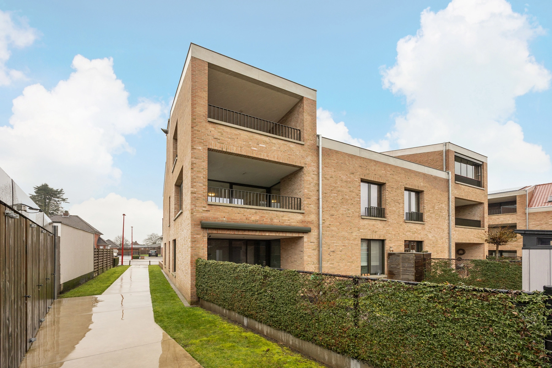 d9b791f252d84fbbbc914f50745d60b3 photo