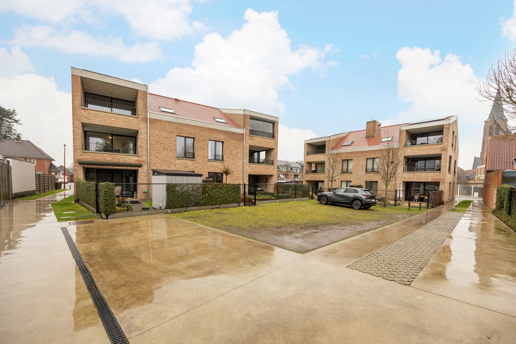 f097c6b102fd4cfbad119e3f8f8ddb6c photo