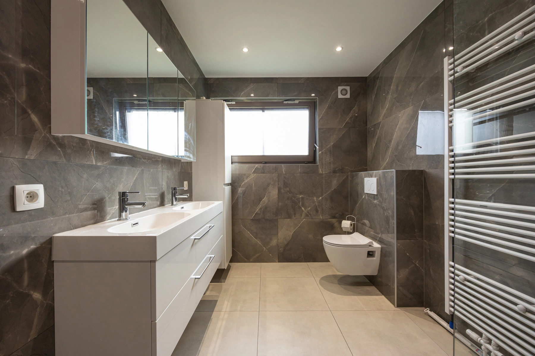 11f794b9f9124fcc96e53a46c792e26c photo