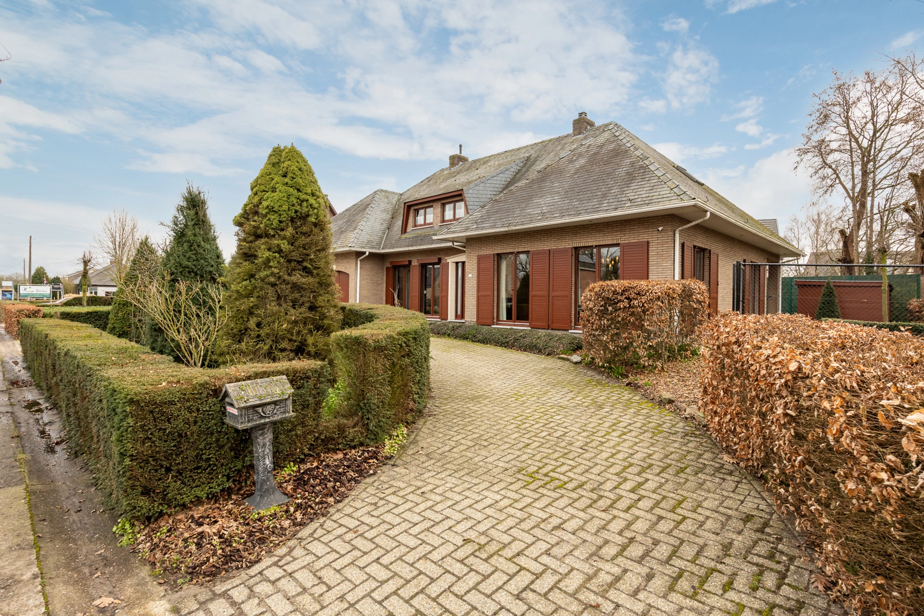 32e74f07516f4244a6adcdb955065dd0 photo