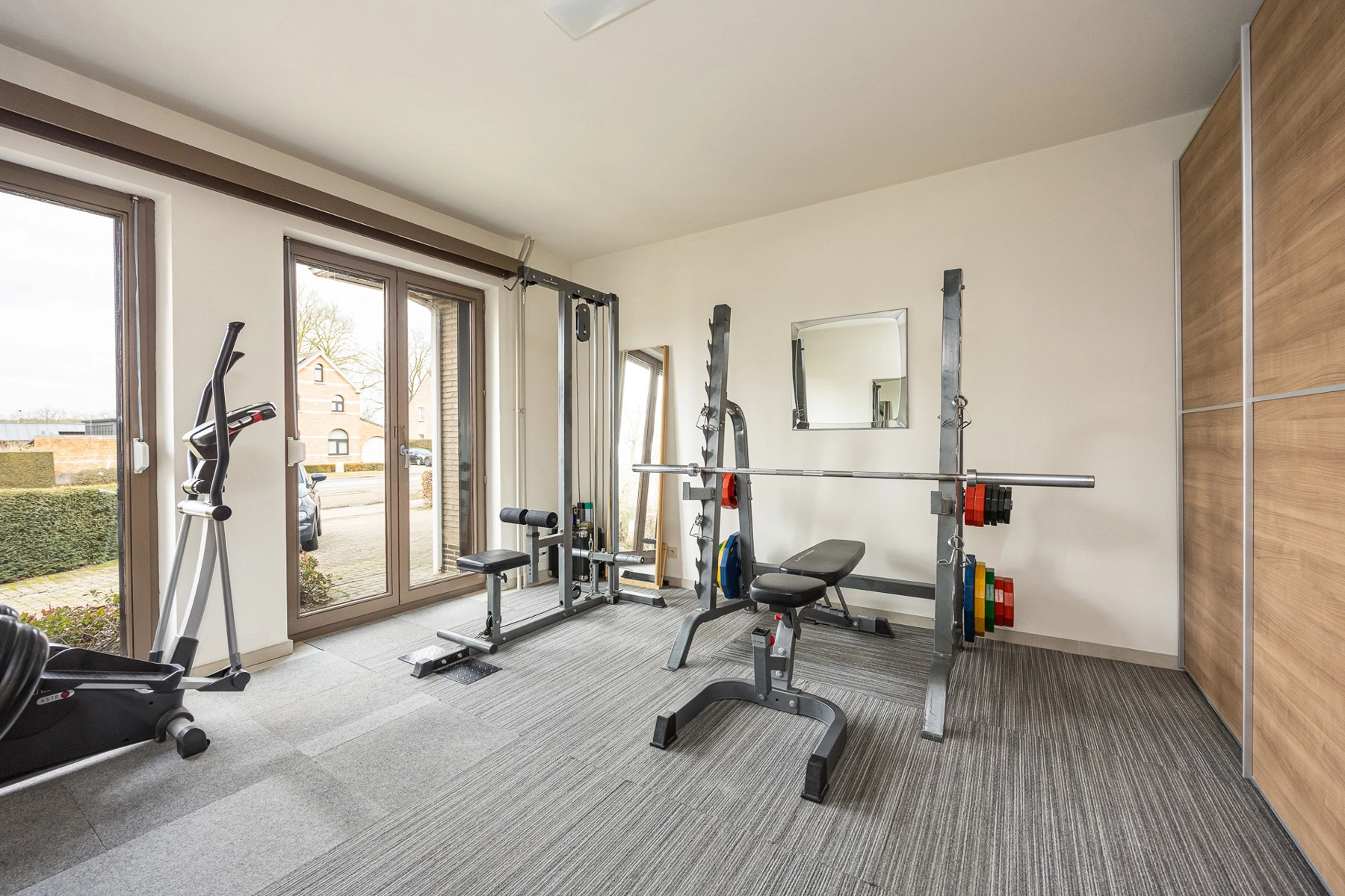 3553a661689a4040b313e42bb44af99e photo