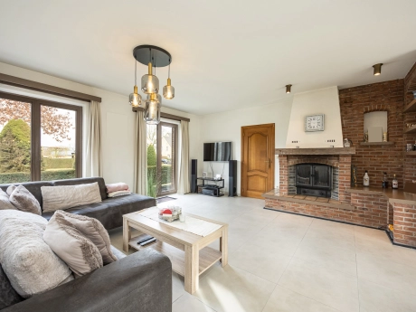 98d87ad907244a75a4cef0dbd70f09dc thumbnail