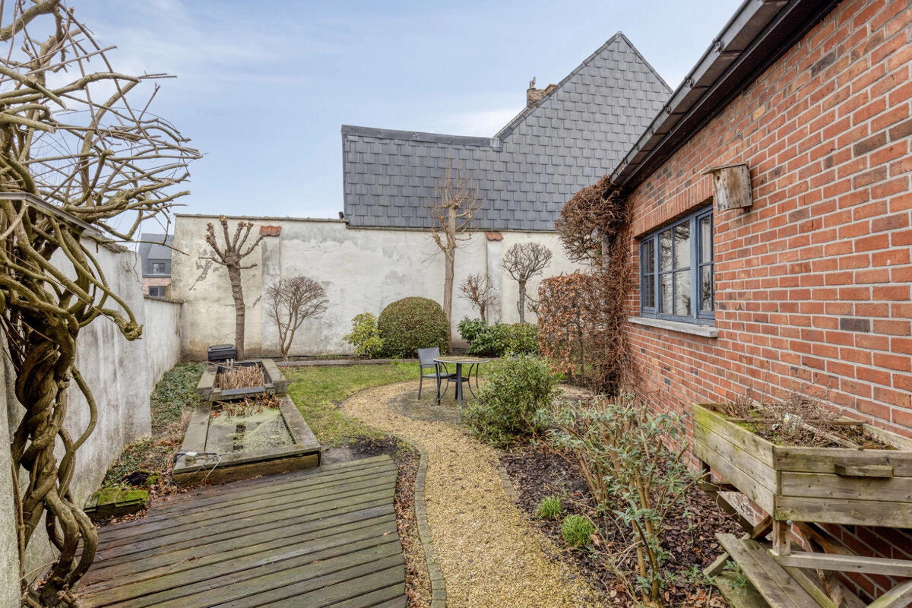 7bc8a9ba144c46a59d025199754c597a photo