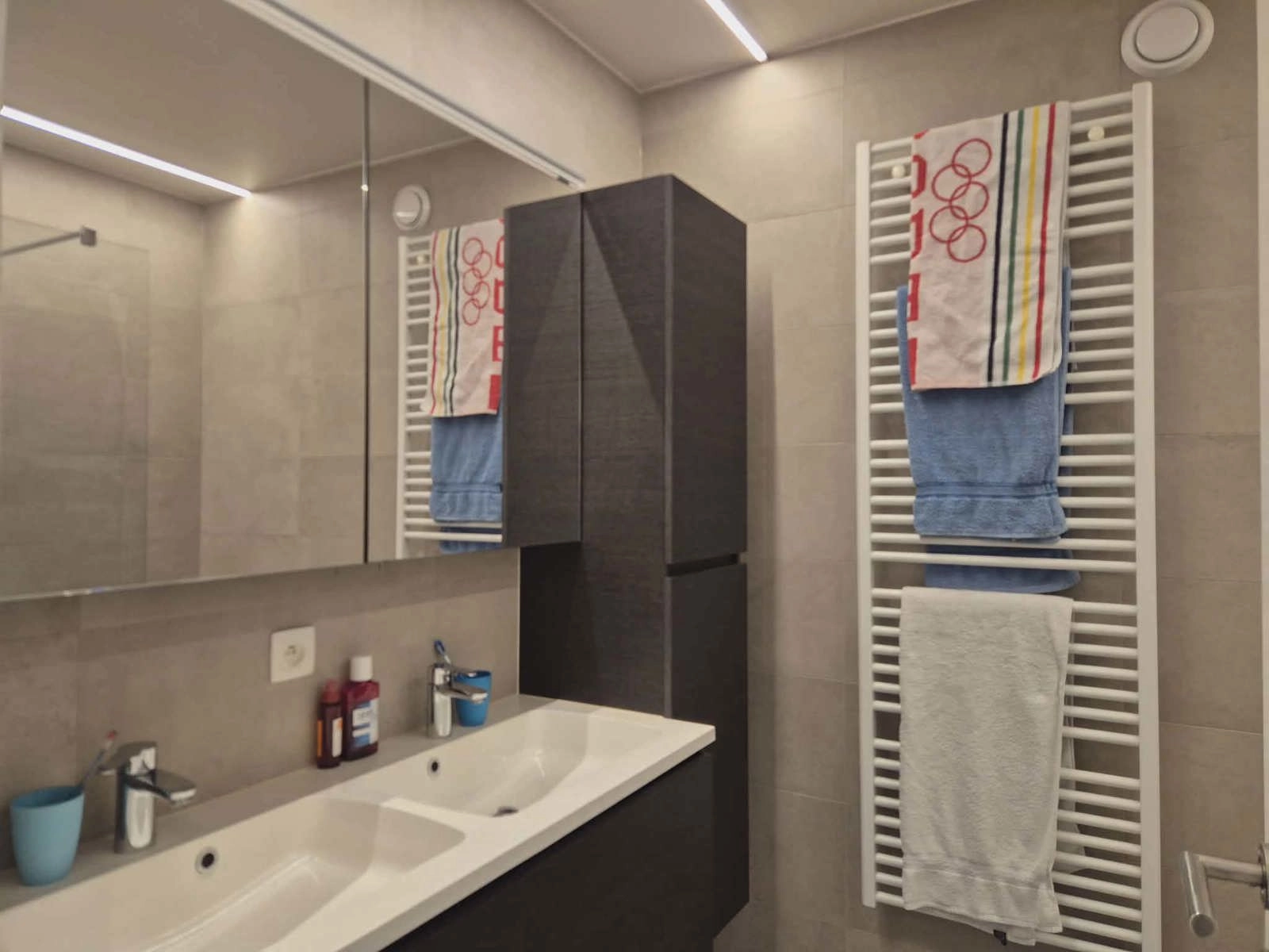 1757fe266e33435493cbb5b17780c331 photo