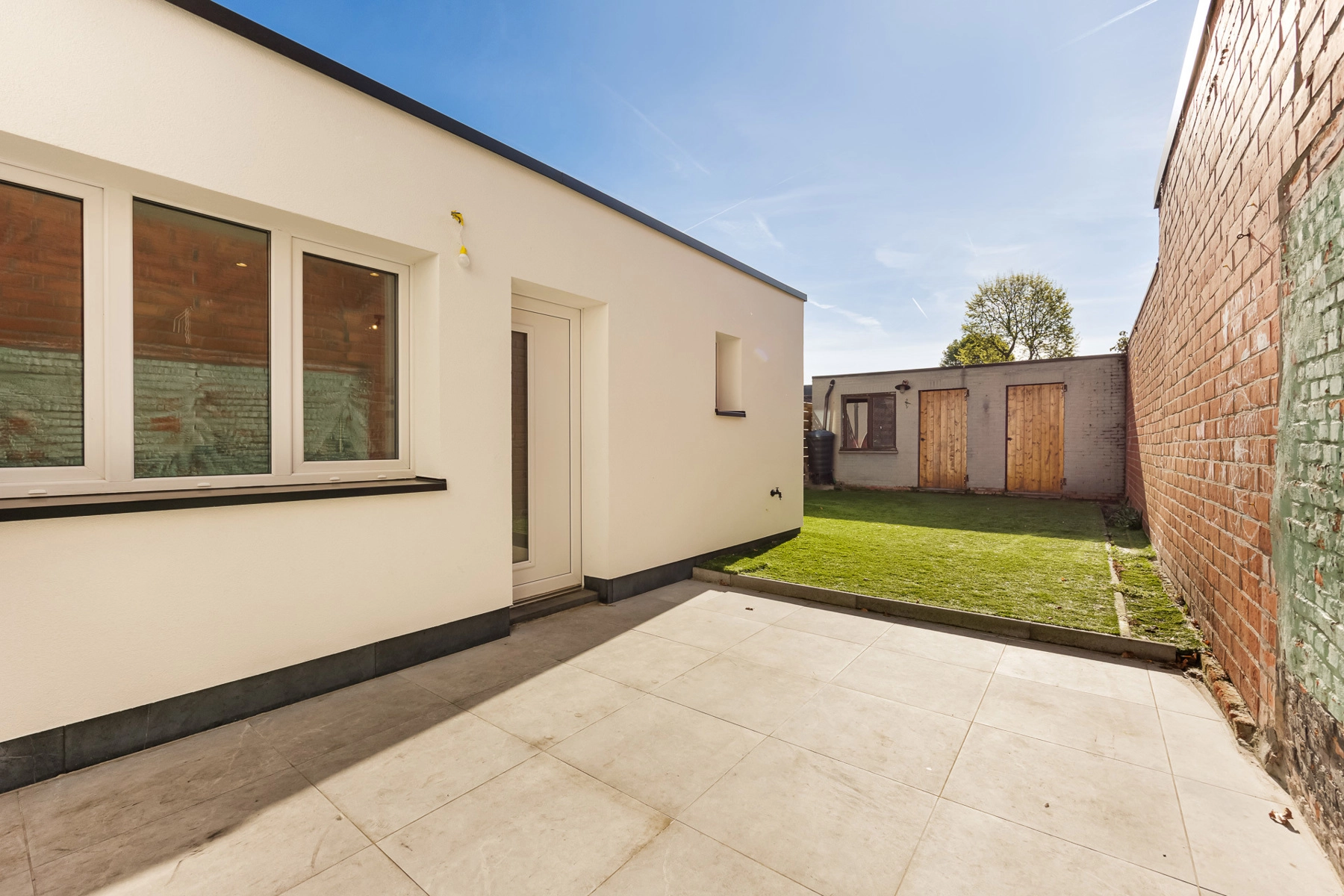 75cedec593944a3f94aecc76b90f88a2 photo