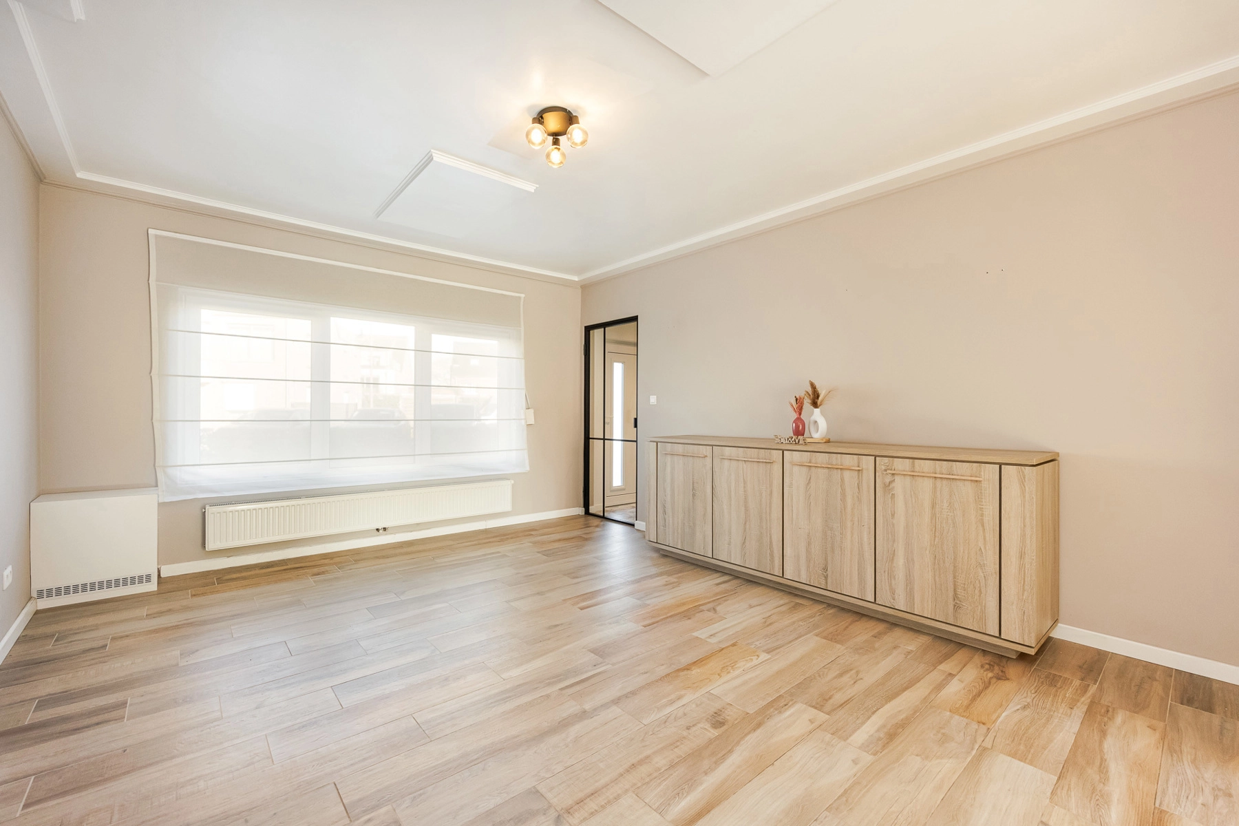 9308063b2f7d4f9b8c681ffef6a85464 photo