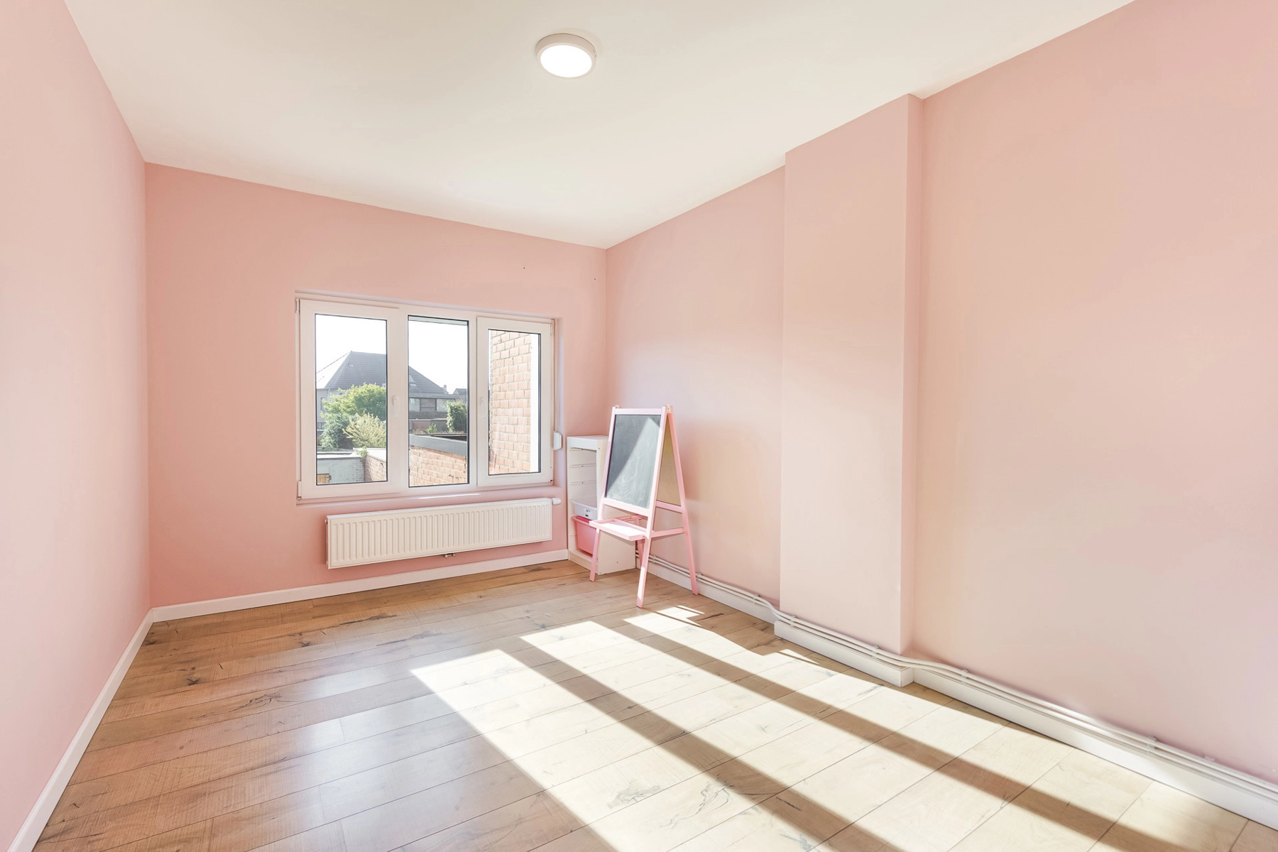 9802f82653c94658888e5dc057544501 photo