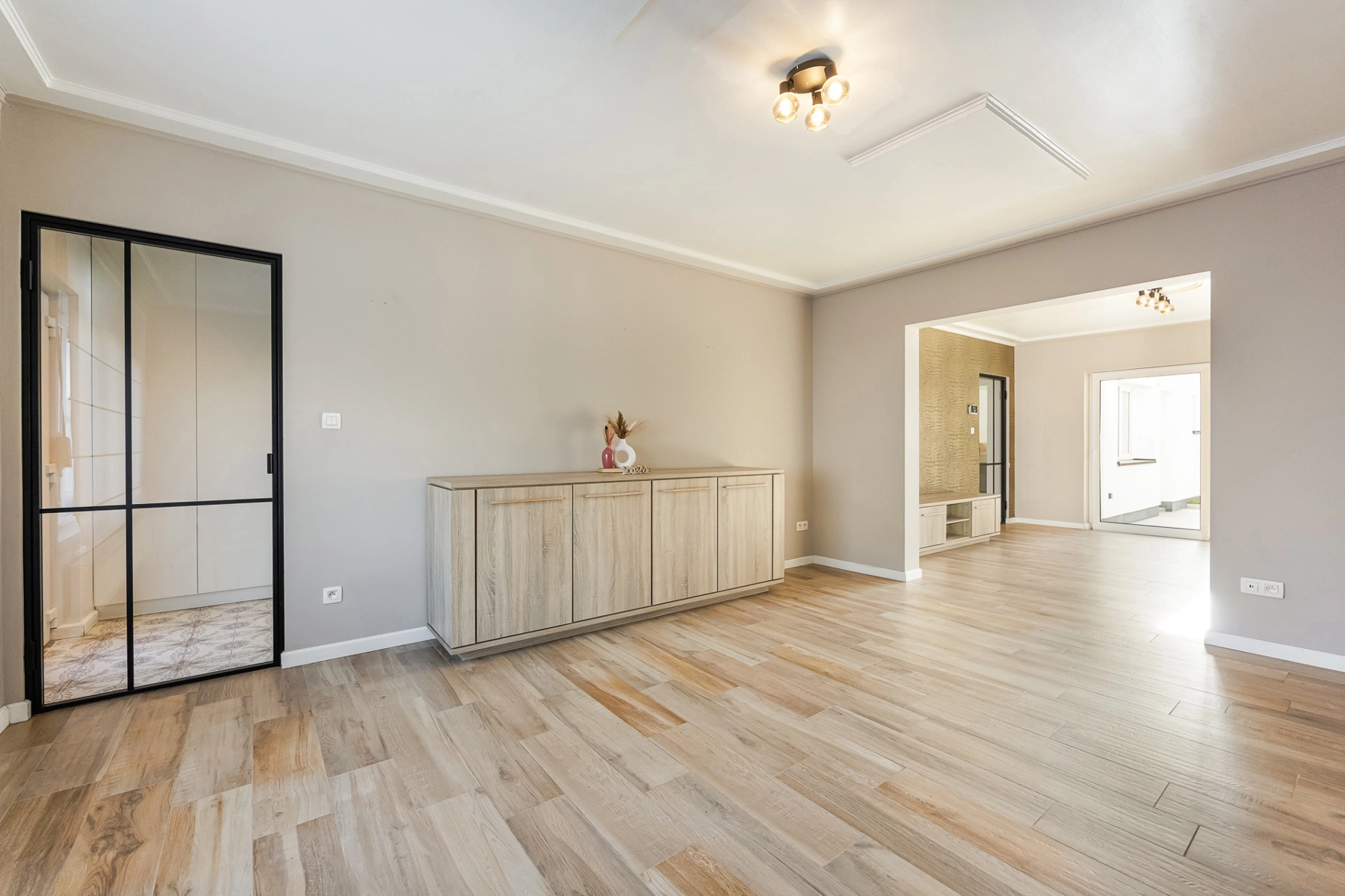 d6b337a8e1504a66bf00899de8d93d22 photo