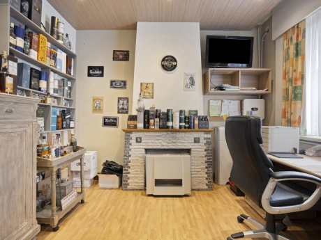 77d9942cece44e27ba85bd386e987aaf thumbnail