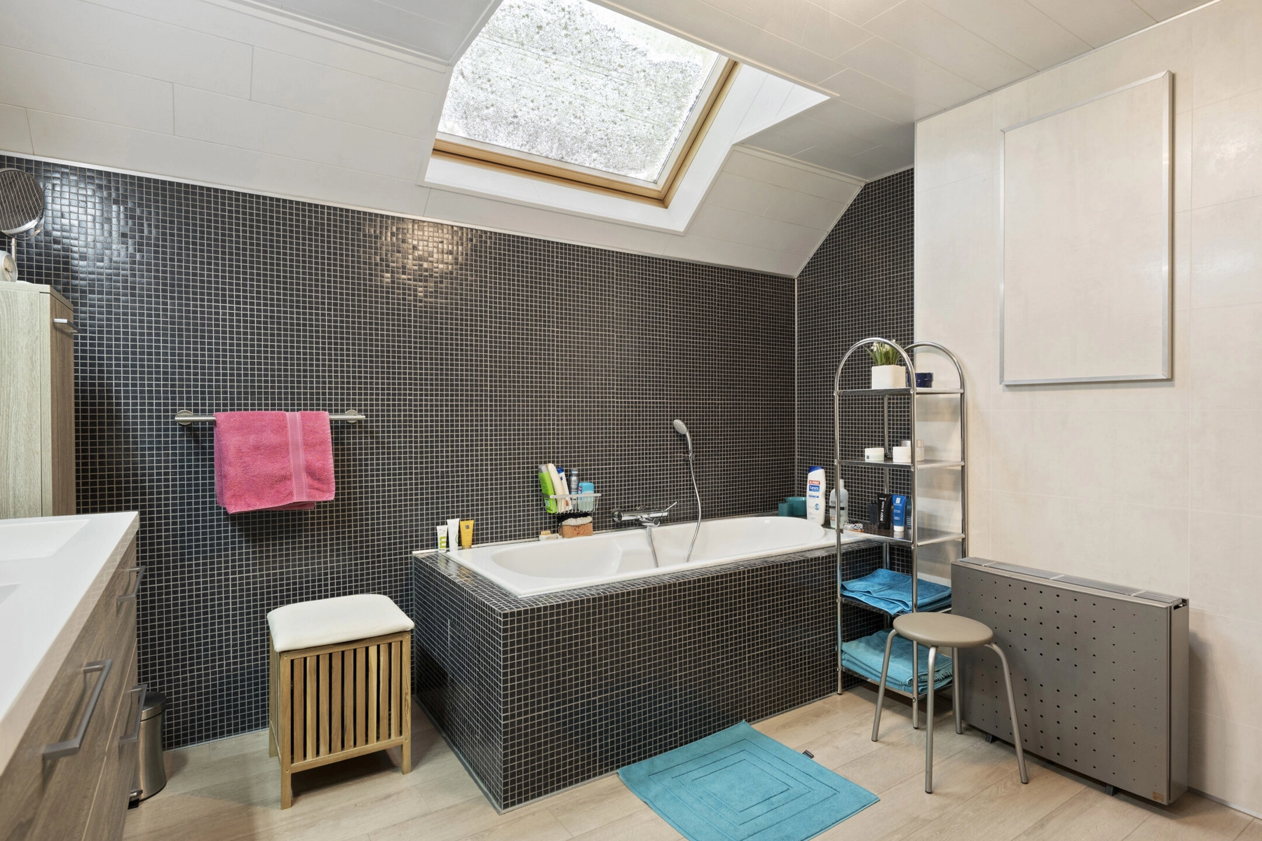 867afee23c844a20b0a1f40def0537b7 photo