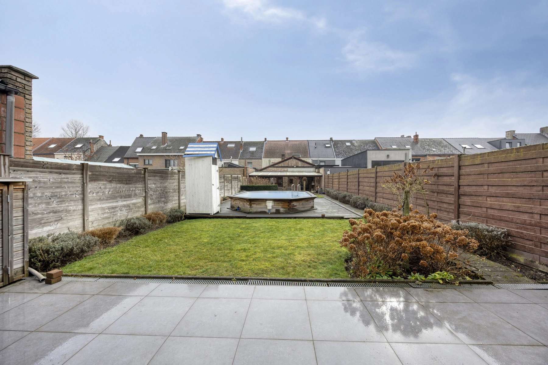 8752c076f70445948d9d94591a92d2f6 photo