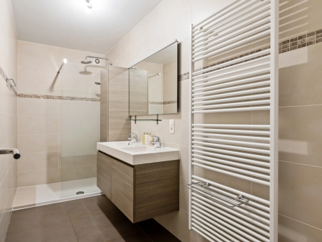 2918476f4679418ba58a7797f99595c6 thumbnail