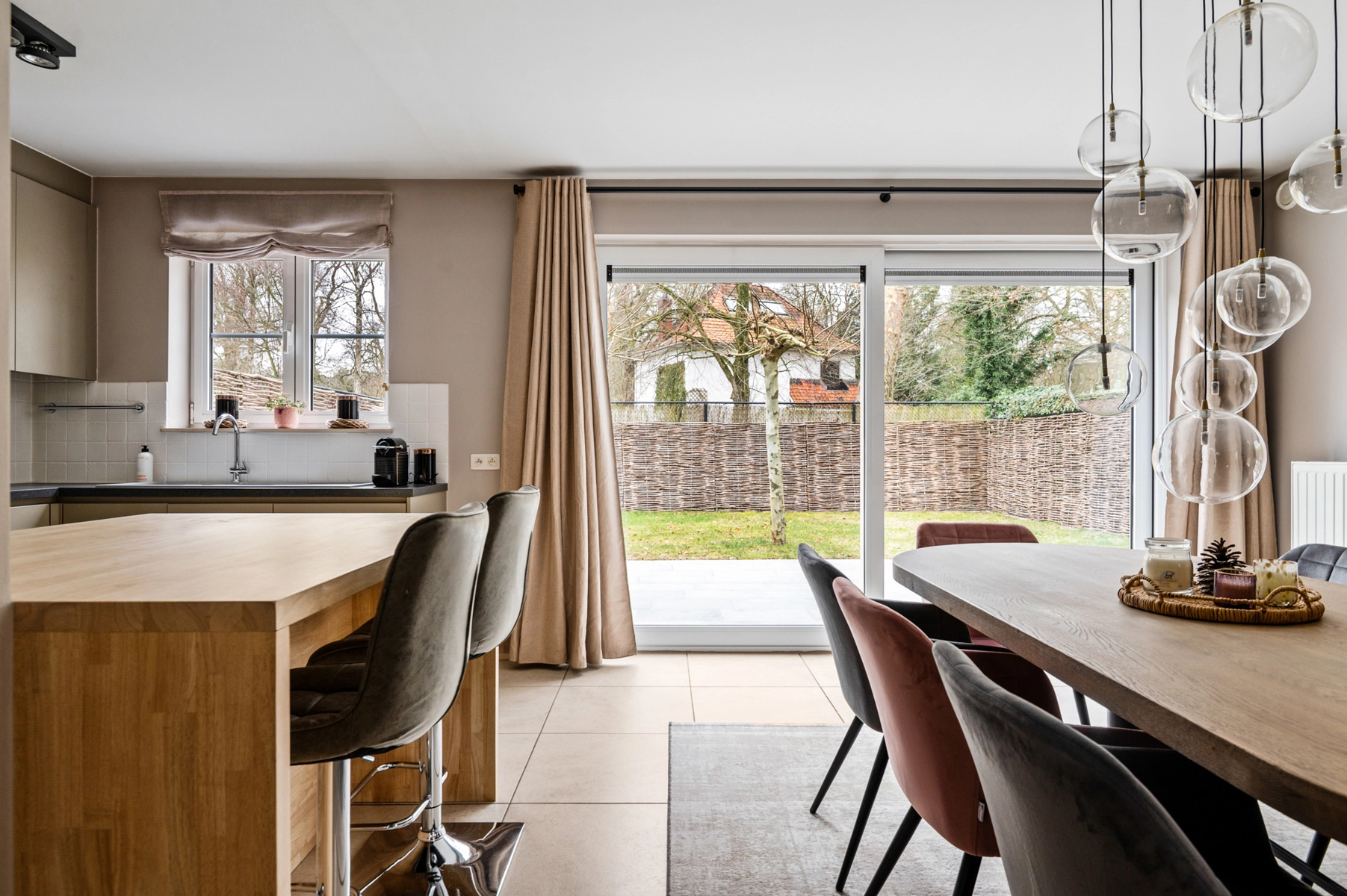 a649db8754714534ab78e80b2449686f photo