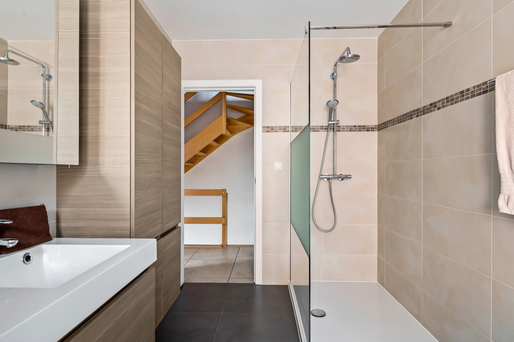 a8b4736032614f3aba8010c949b54cbe photo