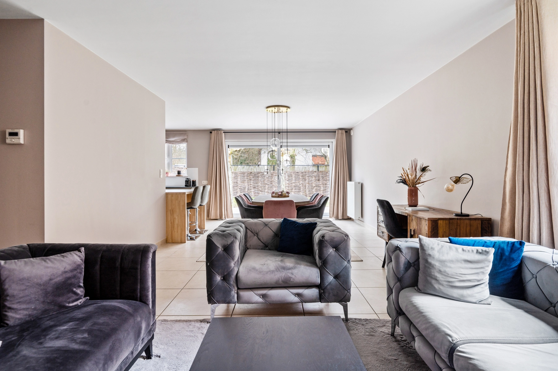 aa0382cffb194b269a5af16a2b34a286 photo