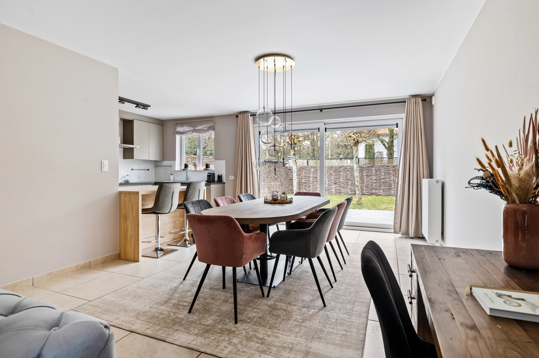 ba659508c374480db6a025fb3a01430d photo