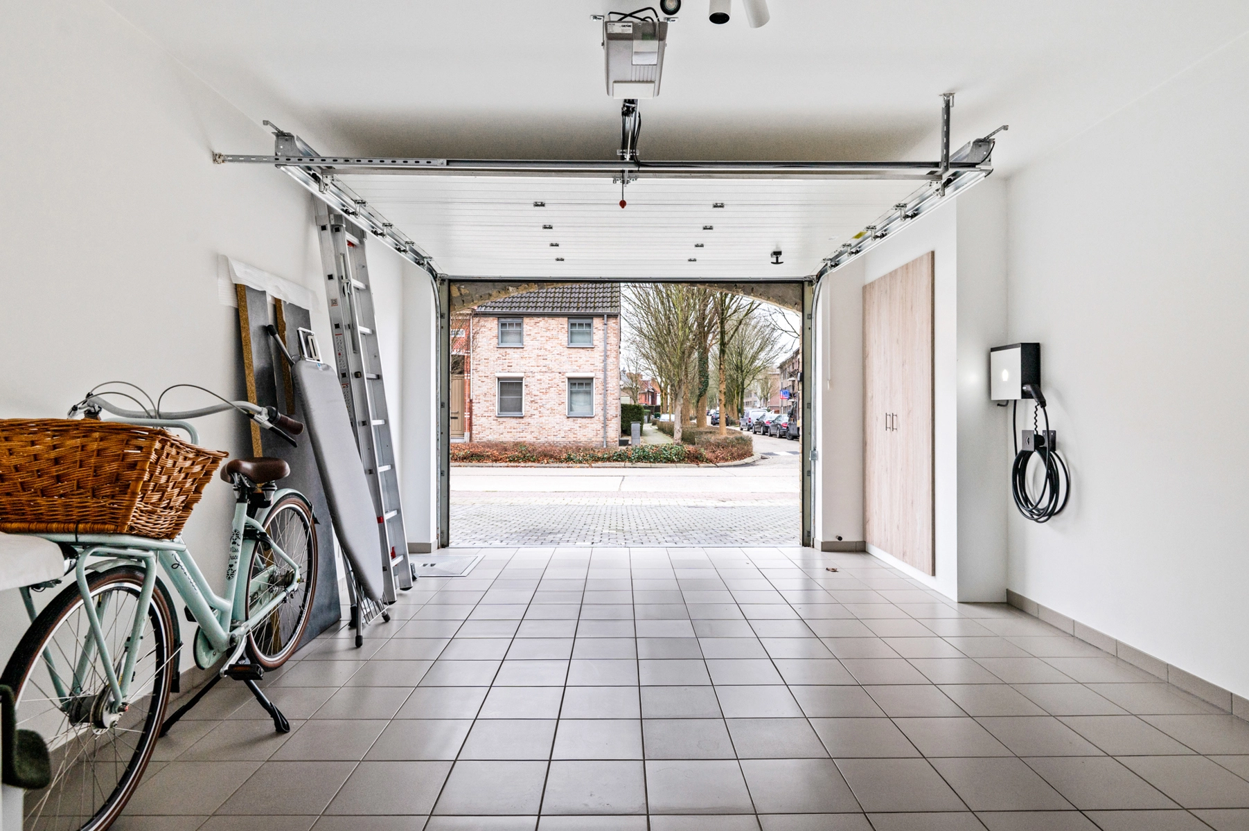 cc67029b62a64250b99641a25ad0e746 photo