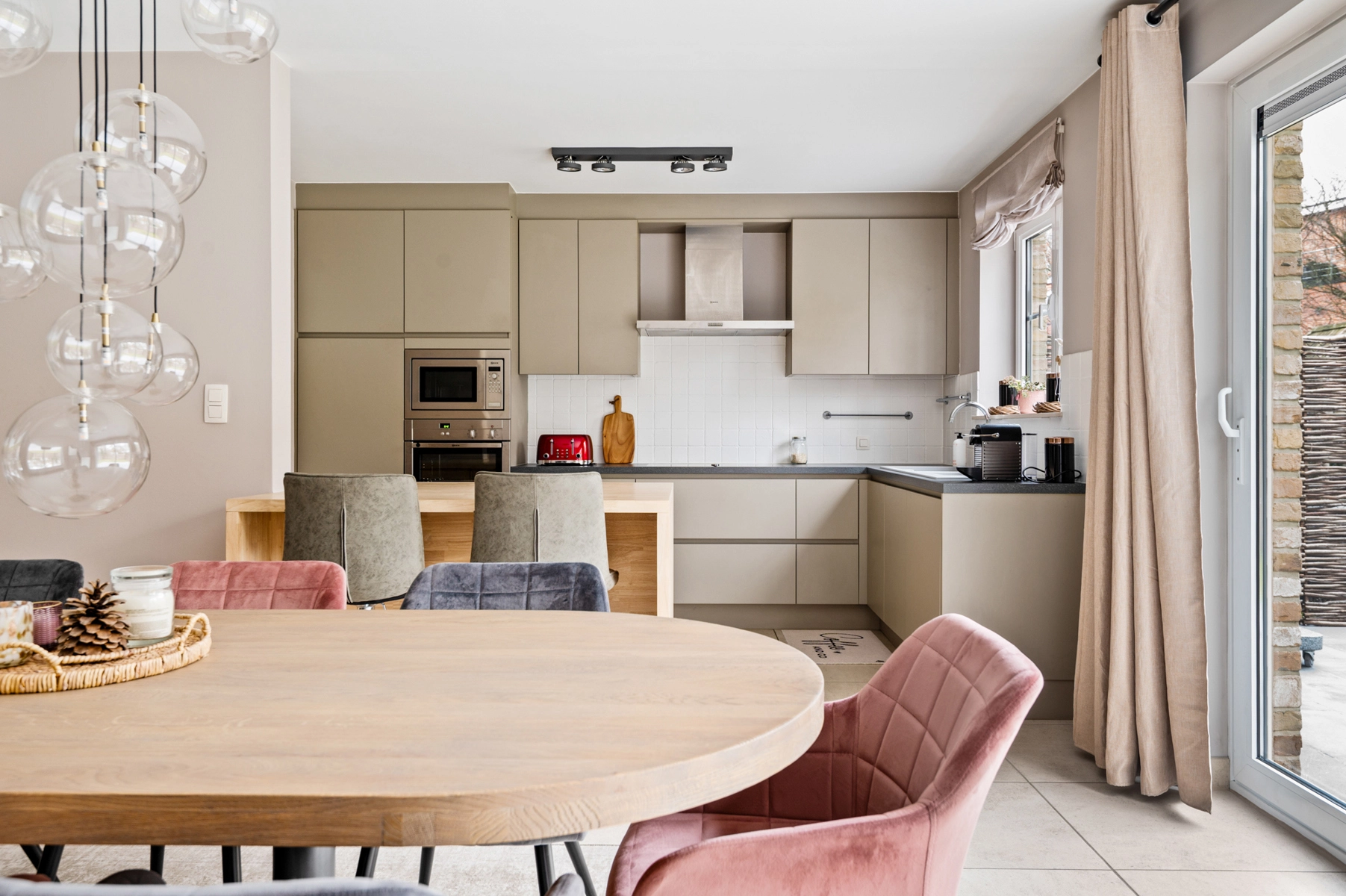 fe9ccb5d003547ff8396ffb783d03b4b photo