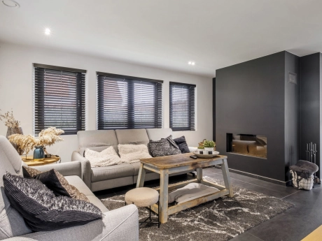 30108d0de50e40a19f5af15f543fe81b thumbnail