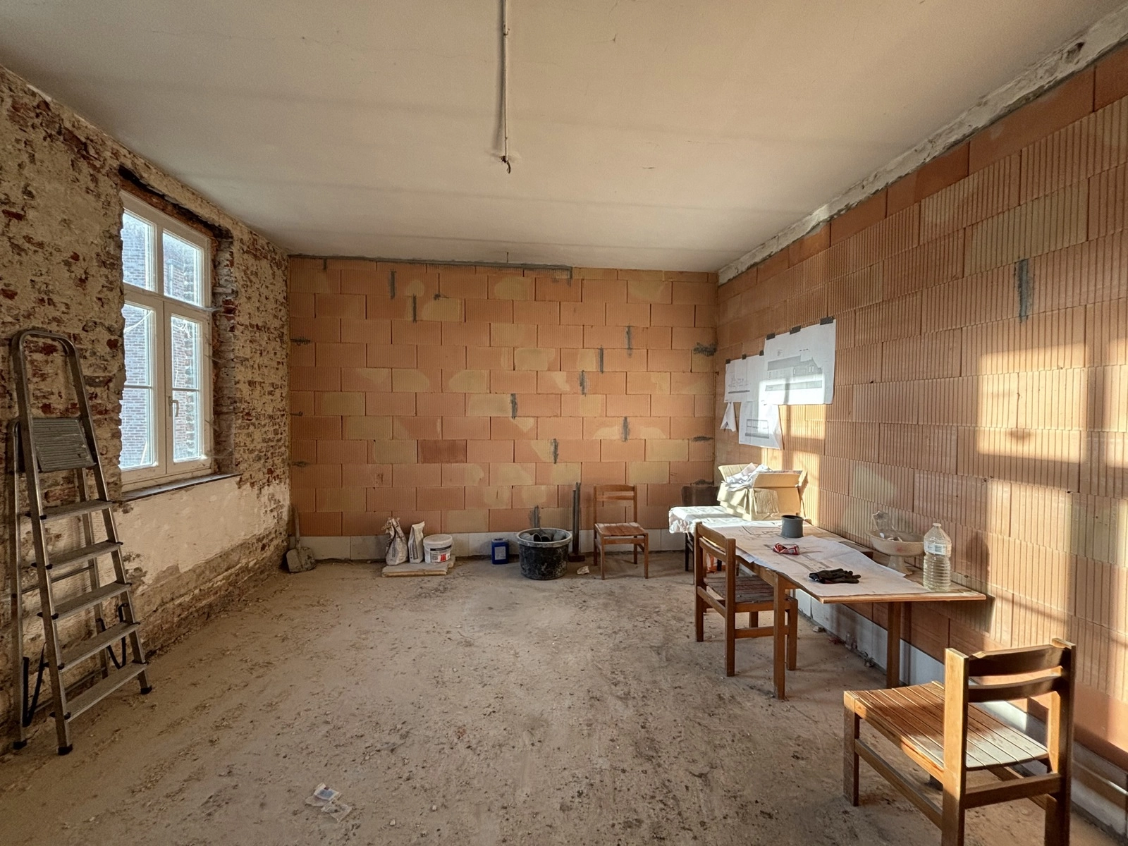 4bb9098122c04c0b94894b15c96a990c photo