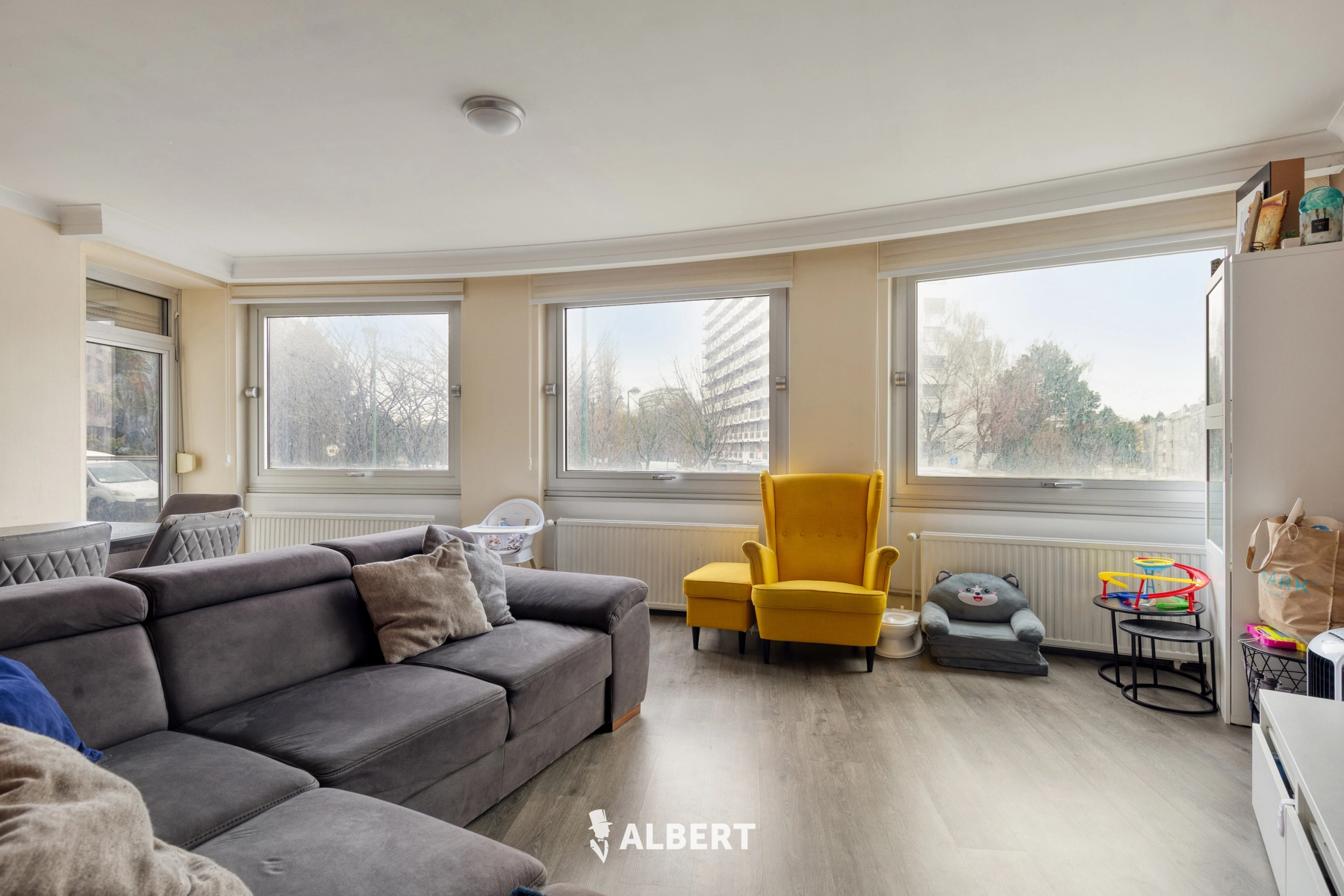 15a82af2a7574114ba1fca6da5b0b222 photo