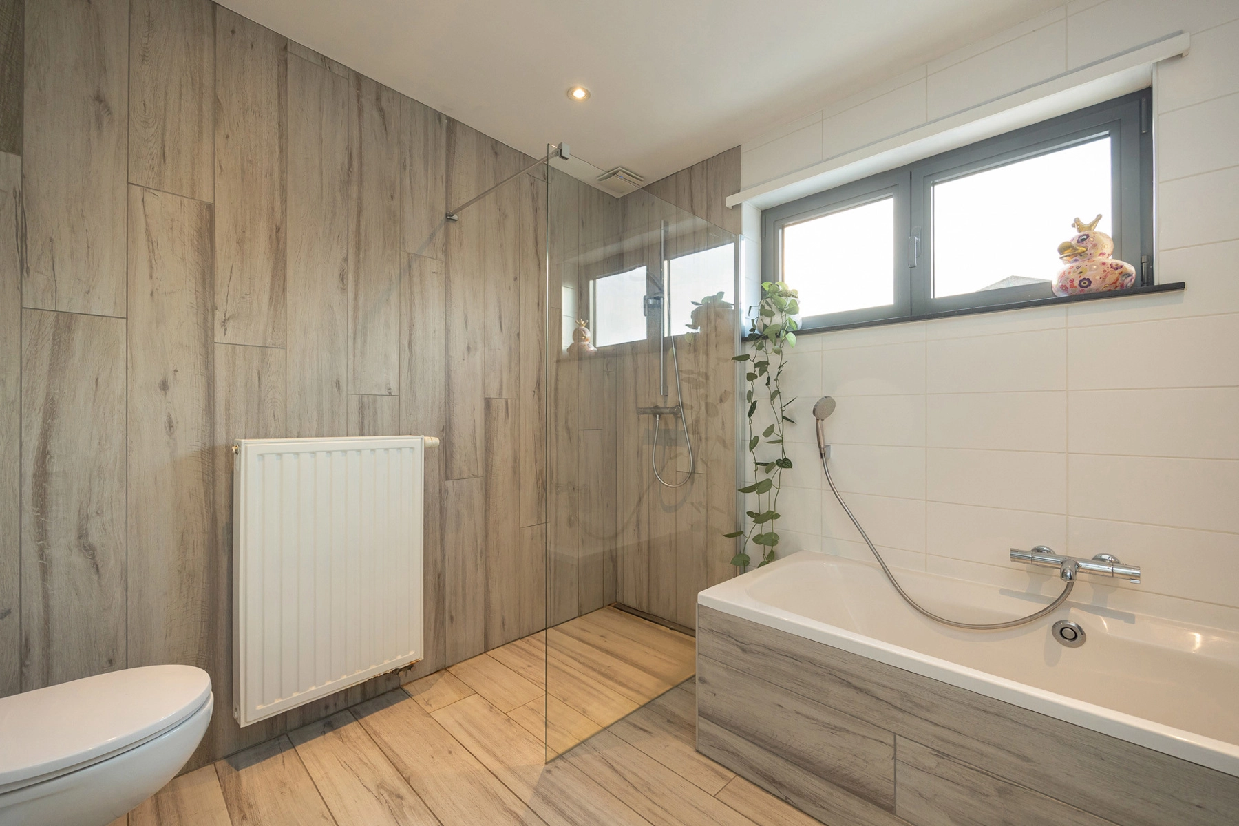 57e9de65e76c4ffa9828cf69ffb366f2 photo