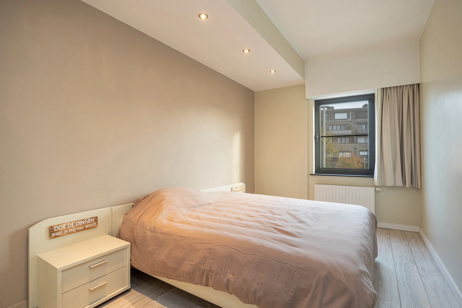 bb713f7290bd4221bf0f3cb0613b2d27 photo